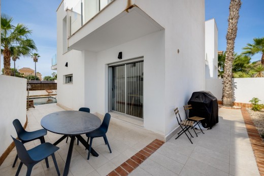 Venta - Chalet - Torrevieja - Los Frutales