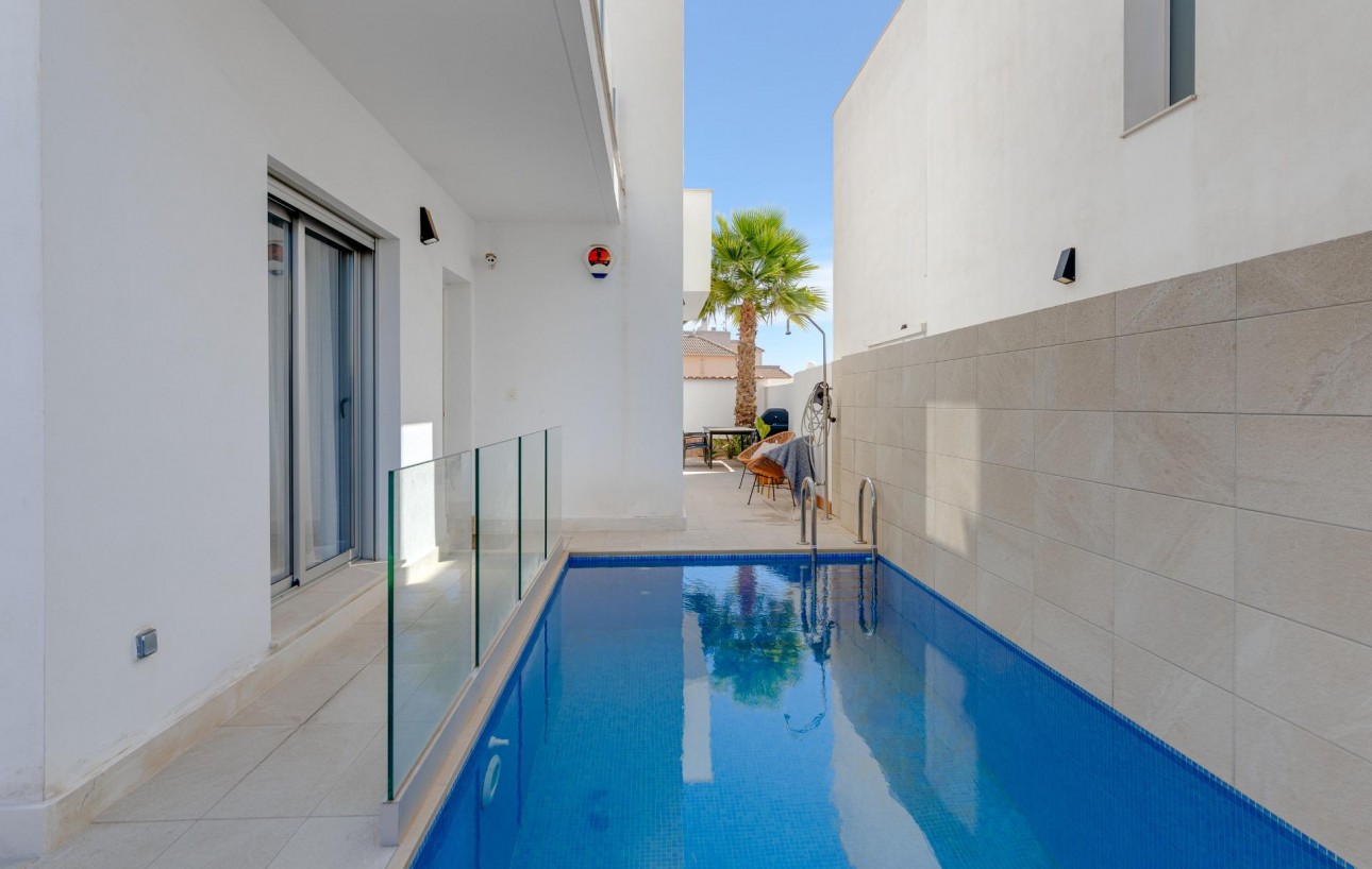 Venta - Chalet - Torrevieja - Los Frutales