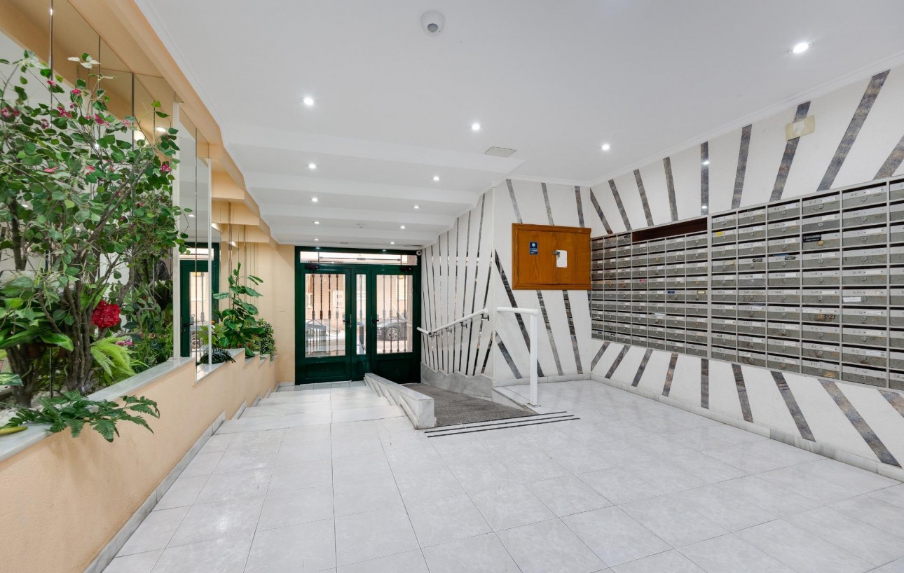 Sale - Apartment - Torrevieja - Acequion