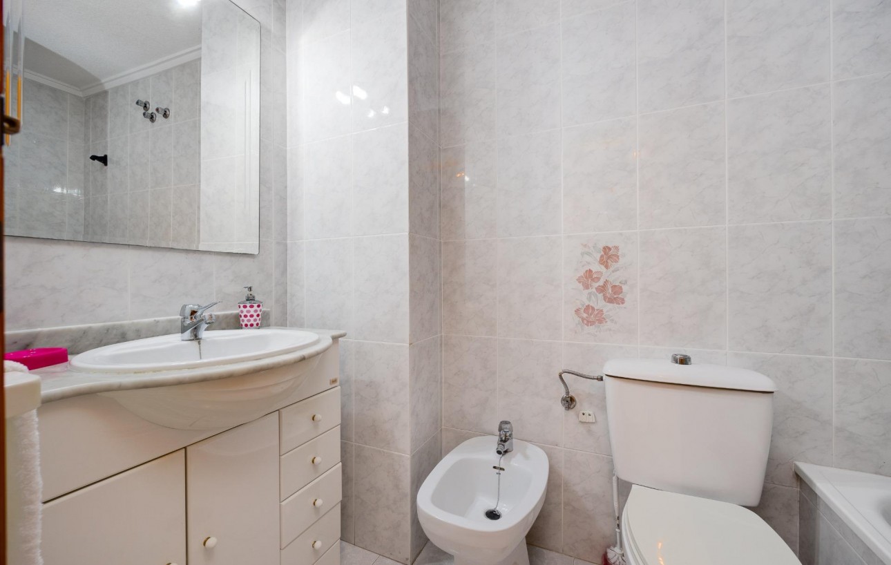 Sale - Apartment - Torrevieja - Acequion