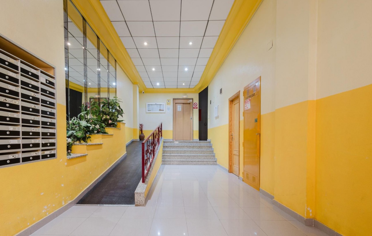 Revente - Appartement - Torrevieja - Centro