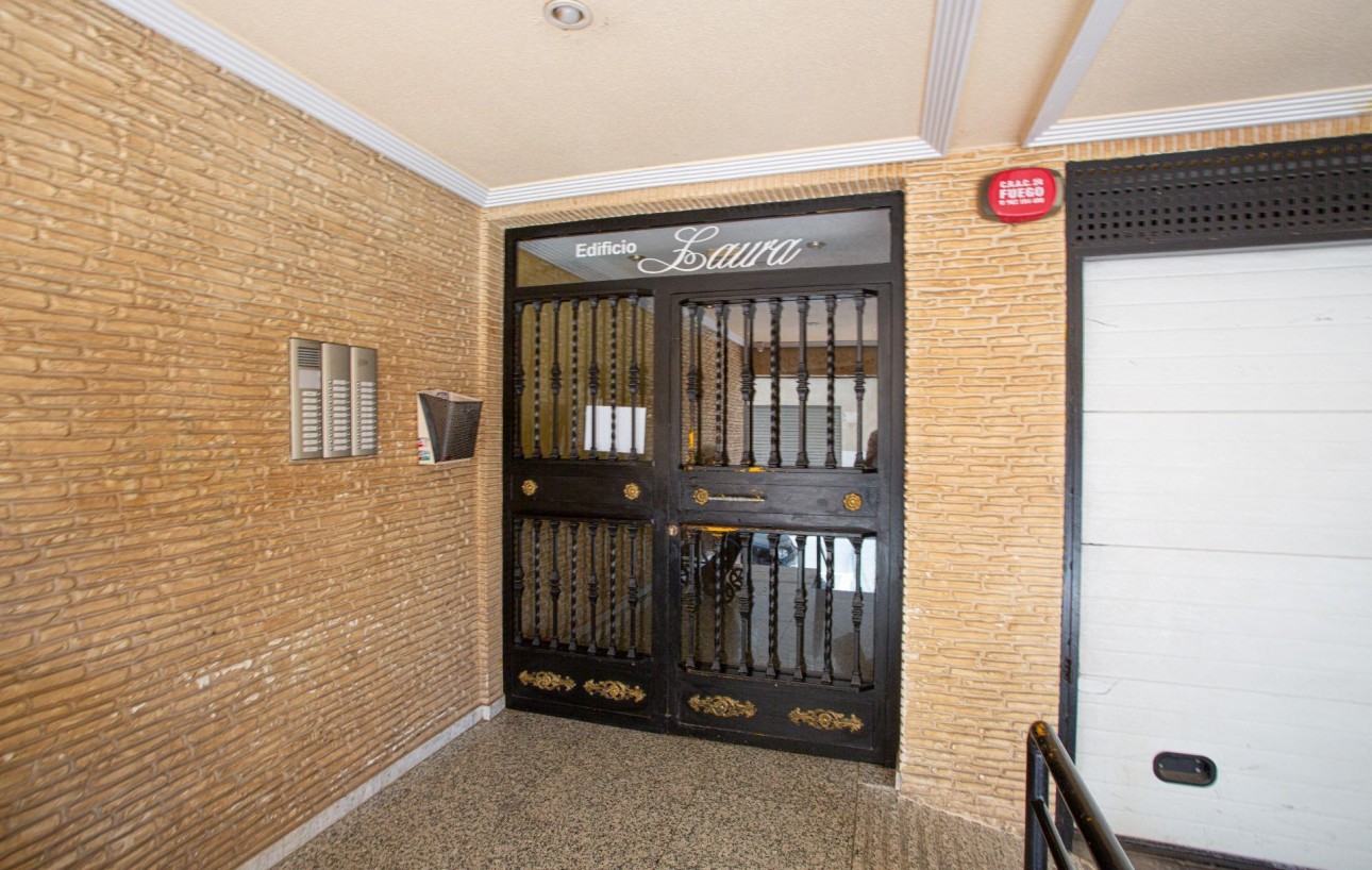 Resale - Wohnung - Torrevieja - Centro