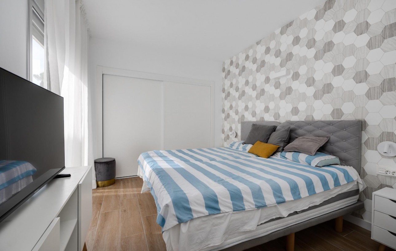 Sale - Chalet - Torrevieja - Los Frutales