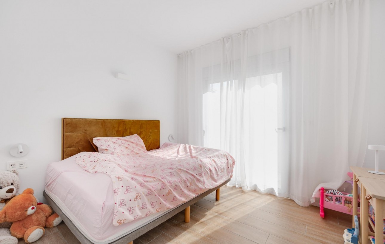 Sale - Chalet - Torrevieja - Los Frutales