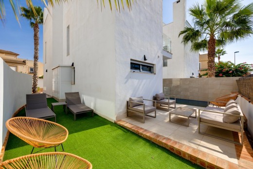 Sale - Chalet - Torrevieja - Los Frutales