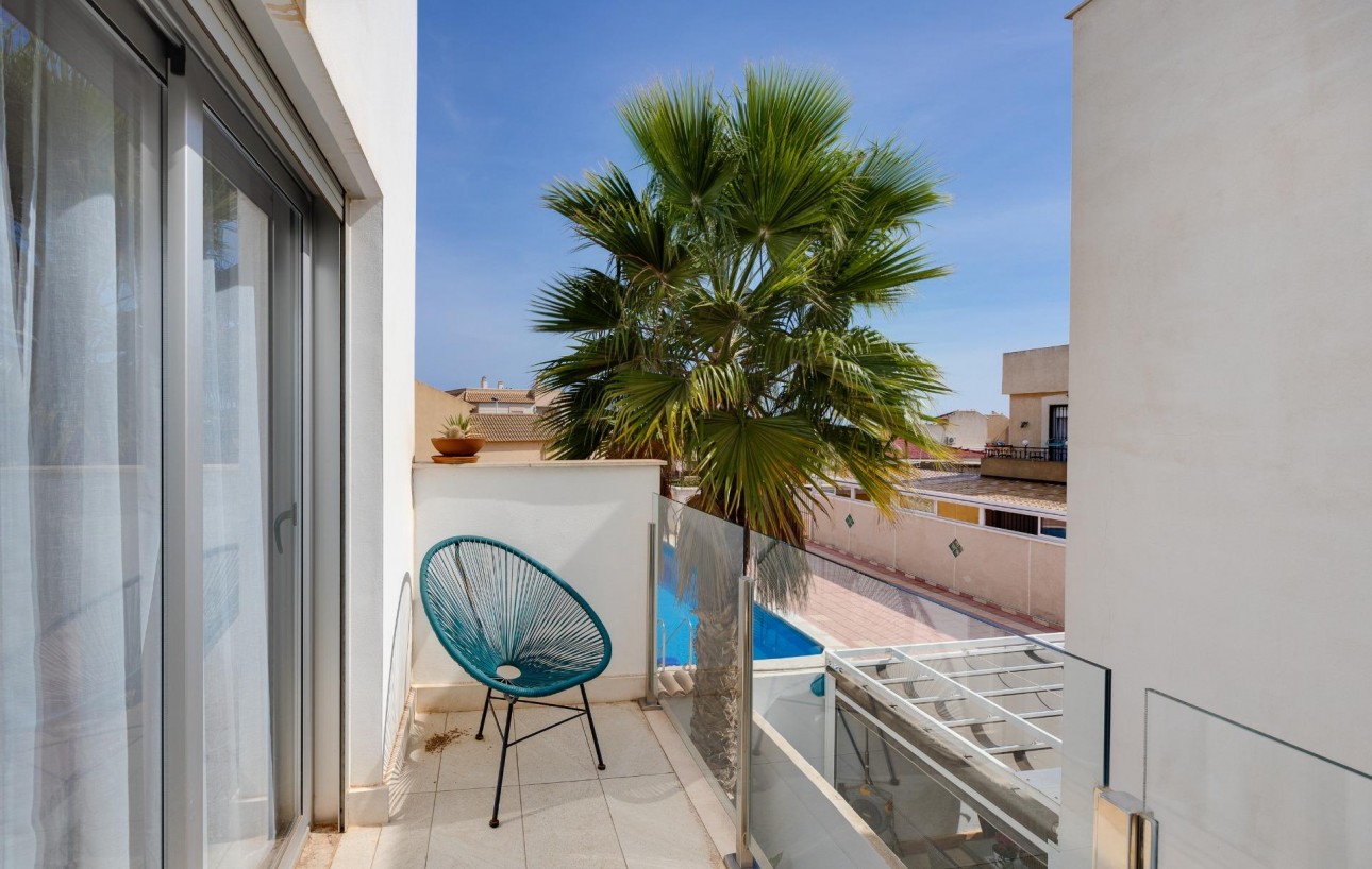 Sale - Chalet - Torrevieja - Los Frutales