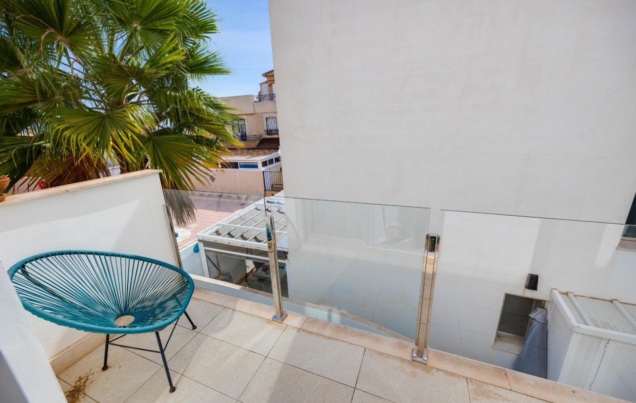 Sale - Chalet - Torrevieja - Los Frutales