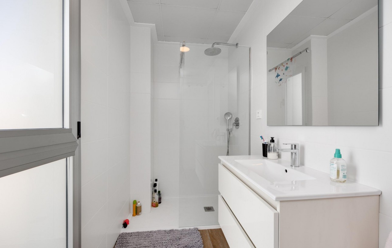 Sale - Chalet - Torrevieja - Los Frutales