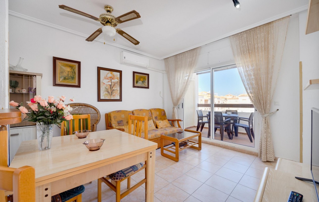 Resale - Lägenhet - Torrevieja - Playa de los Naufragos