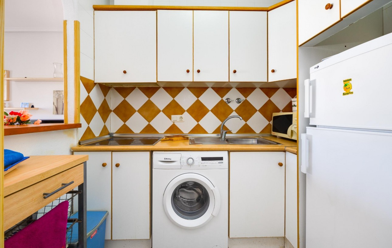 Resale - Lägenhet - Torrevieja - Playa de los Naufragos