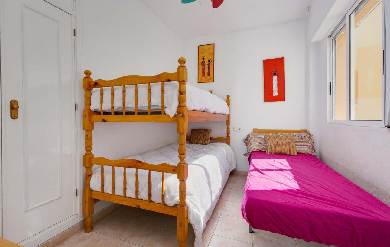 Resale - Lägenhet - Torrevieja - Playa de los Naufragos