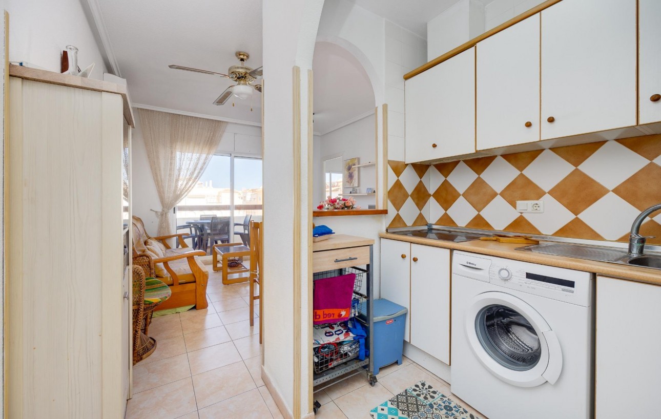 Resale - Lägenhet - Torrevieja - Playa de los Naufragos