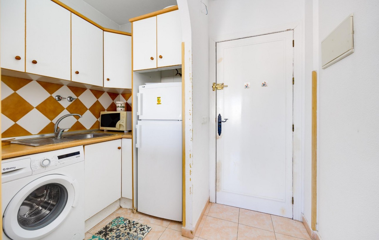 Resale - Lägenhet - Torrevieja - Playa de los Naufragos