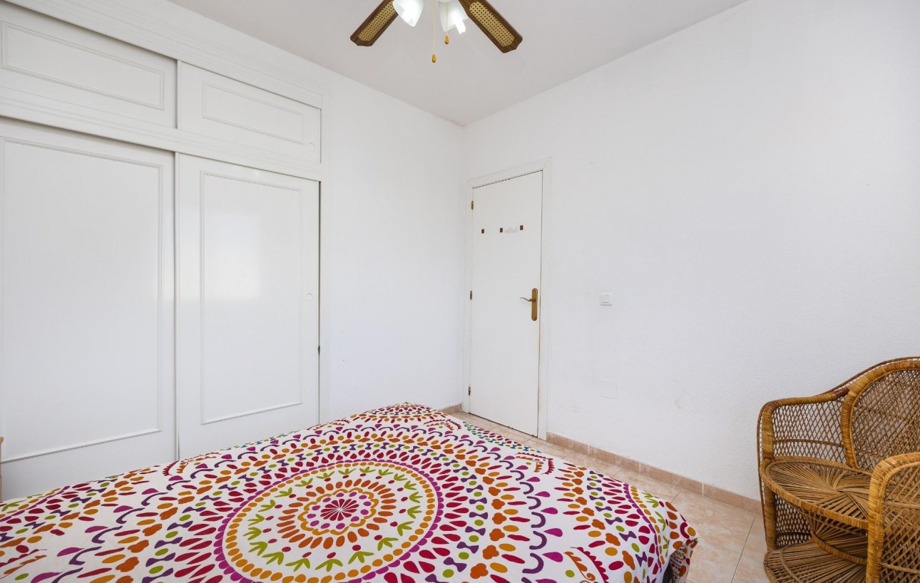 Resale - Lägenhet - Torrevieja - Playa de los Naufragos