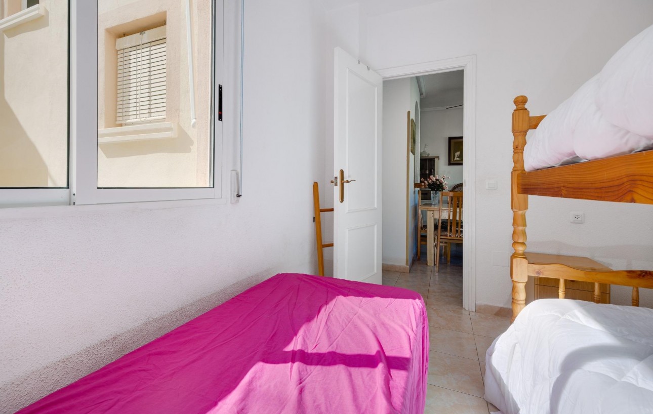 Resale - Lägenhet - Torrevieja - Playa de los Naufragos