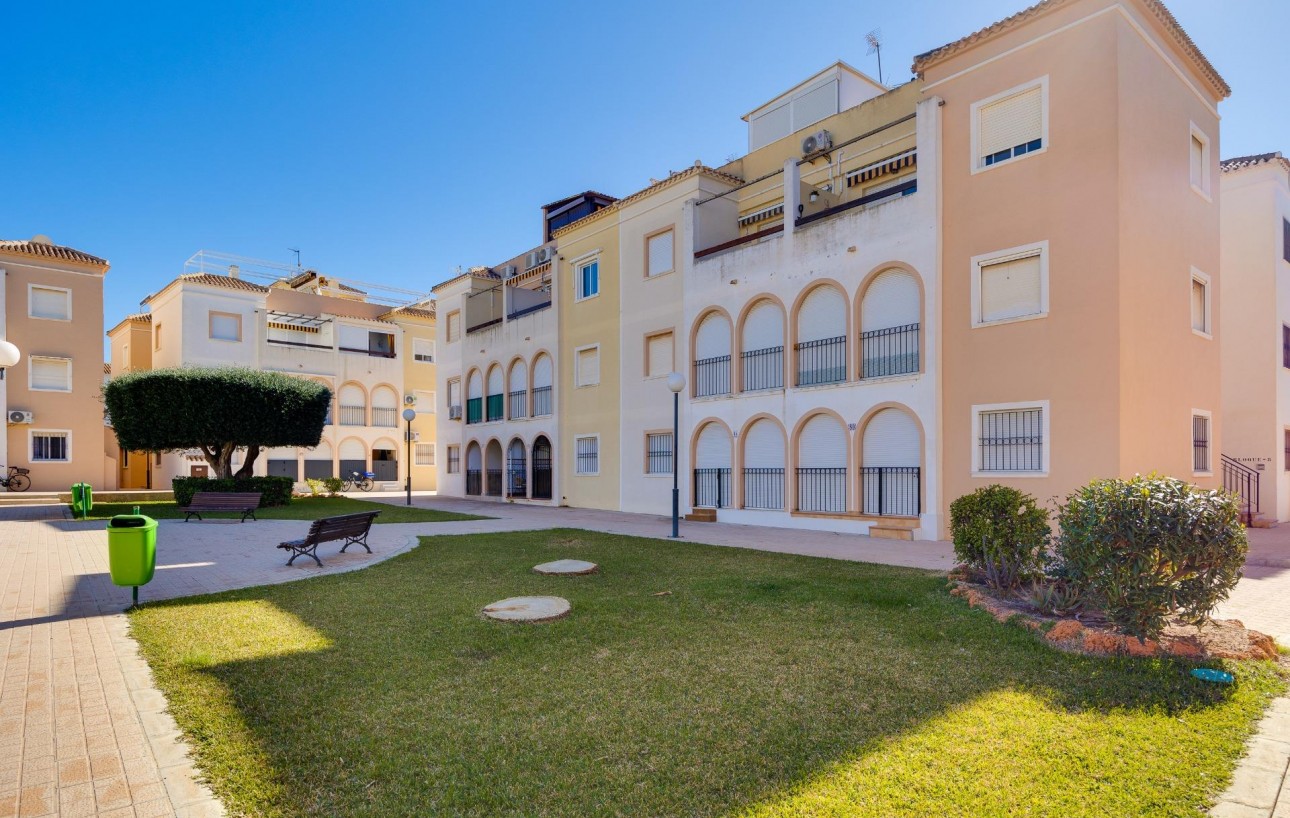 Resale - Lägenhet - Torrevieja - Playa de los Naufragos