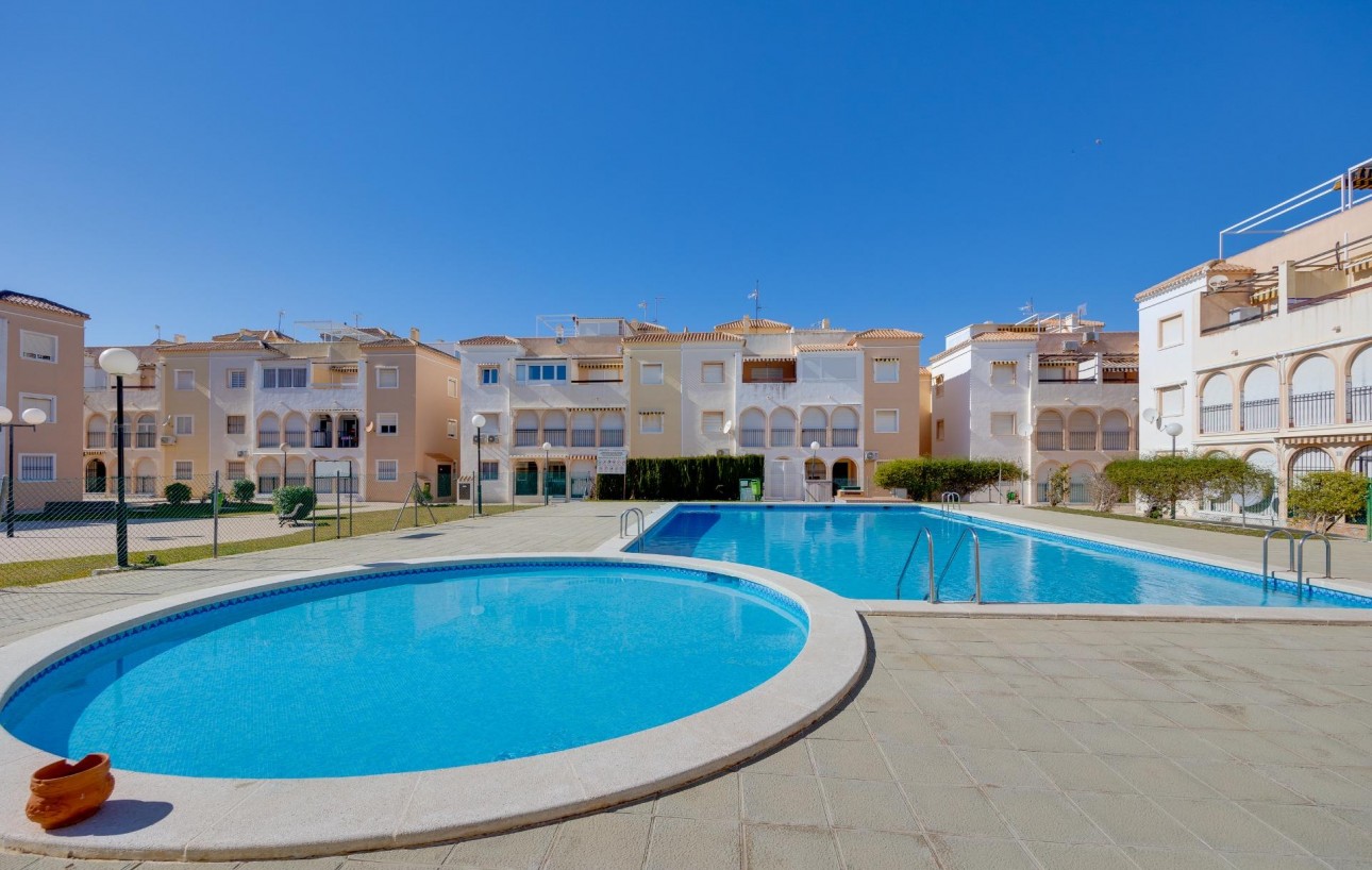 Resale - Lägenhet - Torrevieja - Playa de los Naufragos