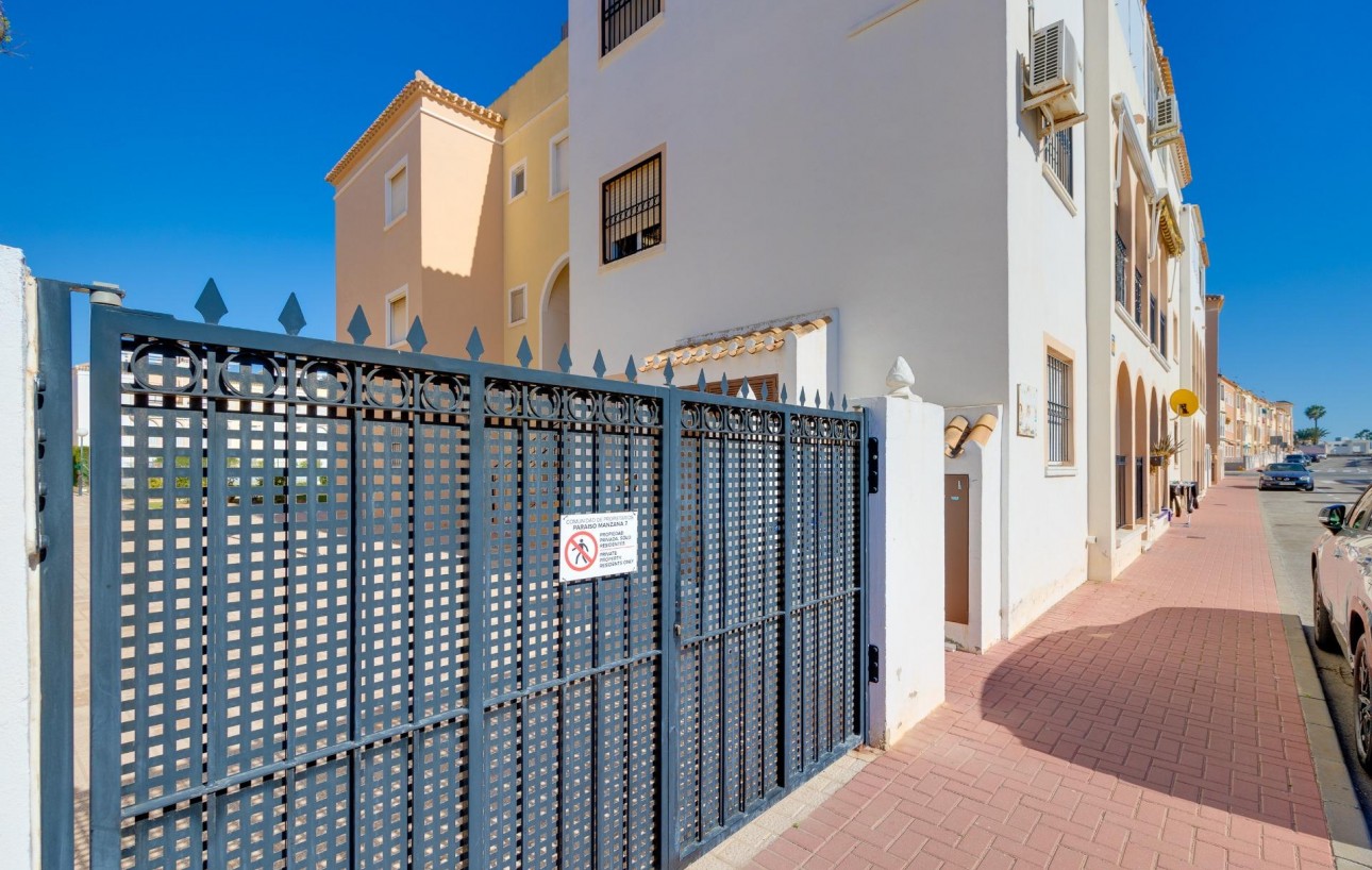 Resale - Lägenhet - Torrevieja - Playa de los Naufragos