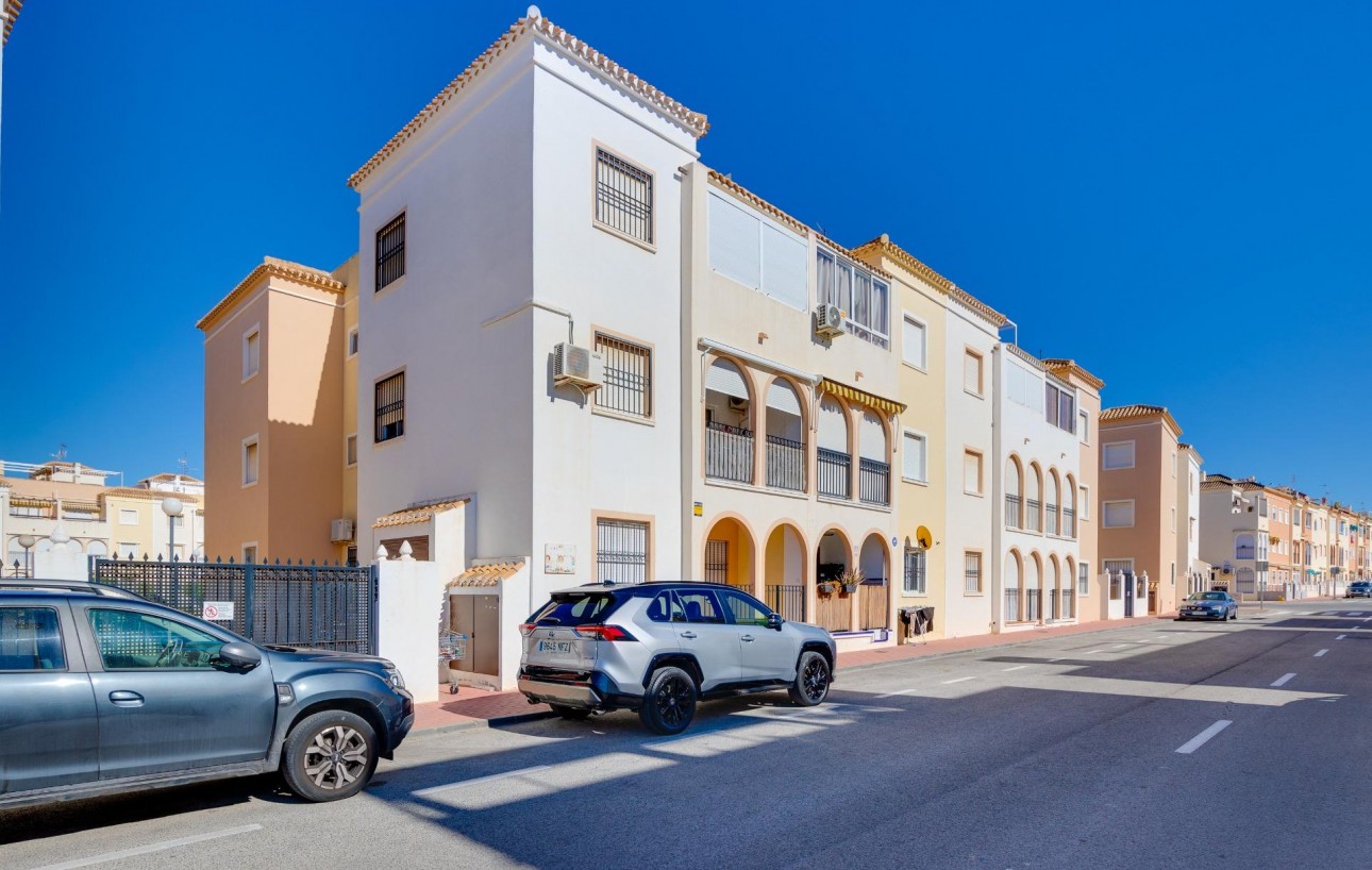 Resale - Lägenhet - Torrevieja - Playa de los Naufragos