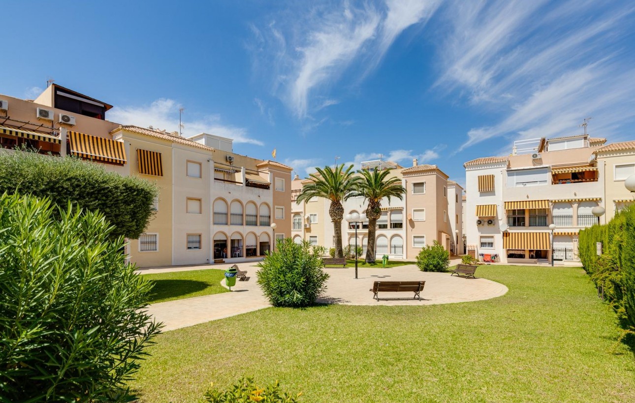 Resale - Lägenhet - Torrevieja - Playa de los Naufragos