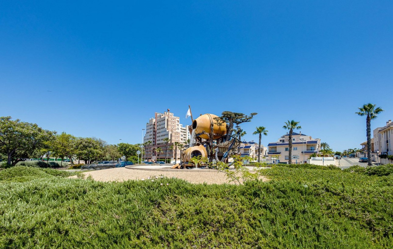 Resale - Lägenhet - Torrevieja - Playa de los Naufragos