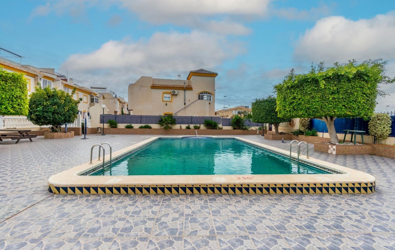 Sale - Planta baja - Torrevieja - El molino