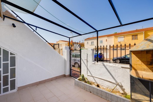 Resale - Bungalow Planta Baja - Torrevieja - Playa de los Naufragos