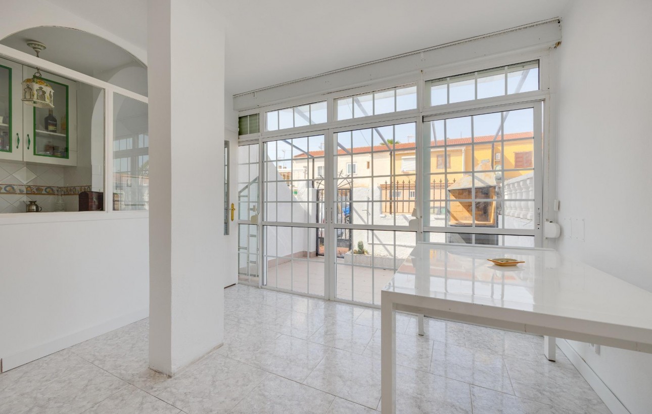 Resale - Bungalow Planta Baja - Torrevieja - Playa de los Naufragos