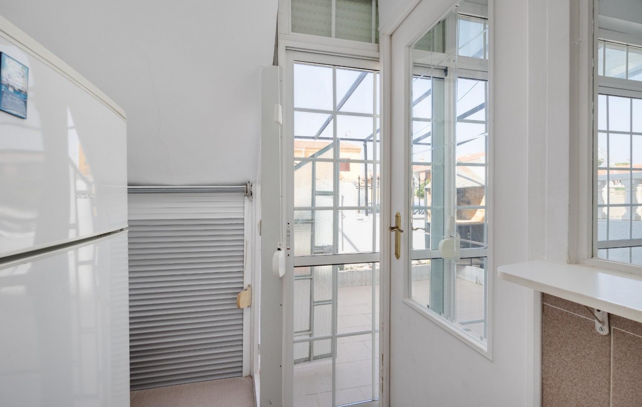 Resale - Bungalow Planta Baja - Torrevieja - Playa de los Naufragos