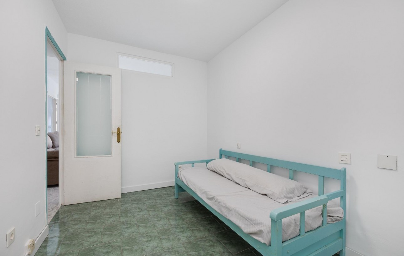 Resale - Bungalow Planta Baja - Torrevieja - Playa de los Naufragos