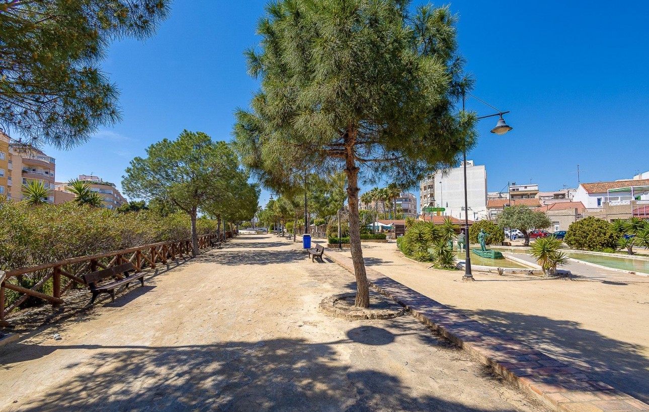 Resale - Bungalow Planta Baja - Torrevieja - Playa de los Naufragos