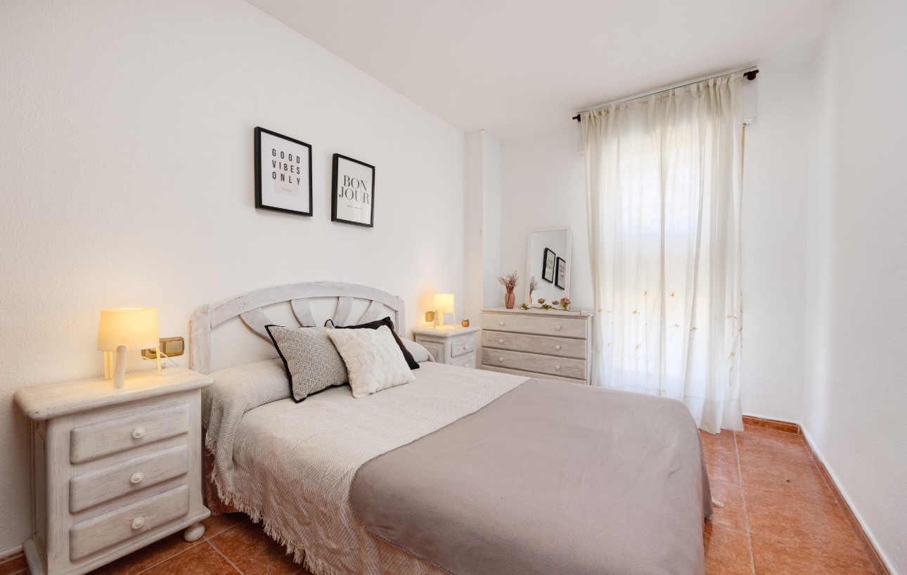 Venta - Apartamento - Torrevieja - Playa de los Naufragos