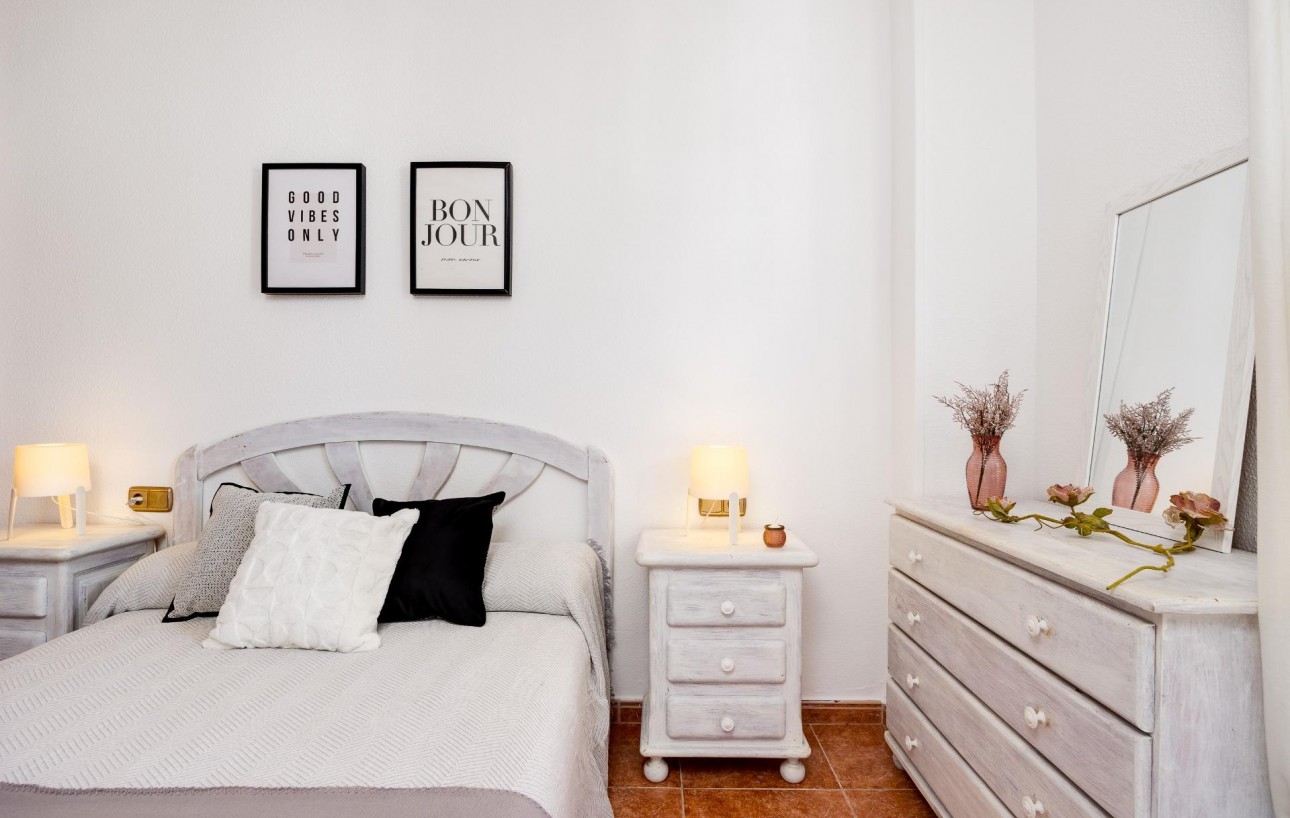 Venta - Apartamento - Torrevieja - Playa de los Naufragos