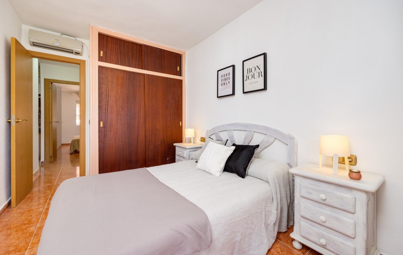 Venta - Apartamento - Torrevieja - Playa de los Naufragos