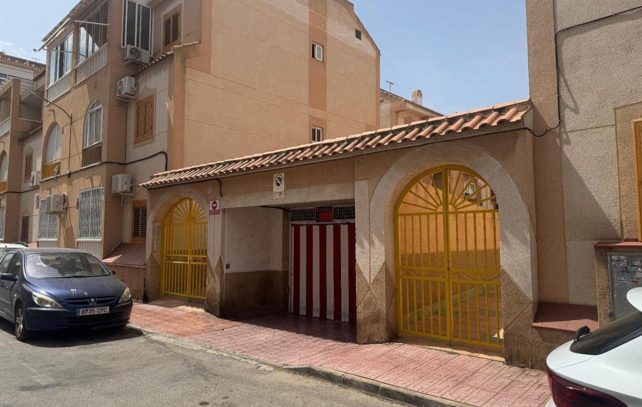 Sale - Apartment - Torrevieja - Torretas