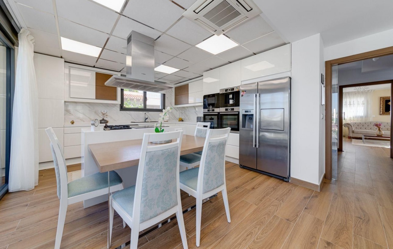 Venta - Villa - Torrevieja - Zona los Frutales