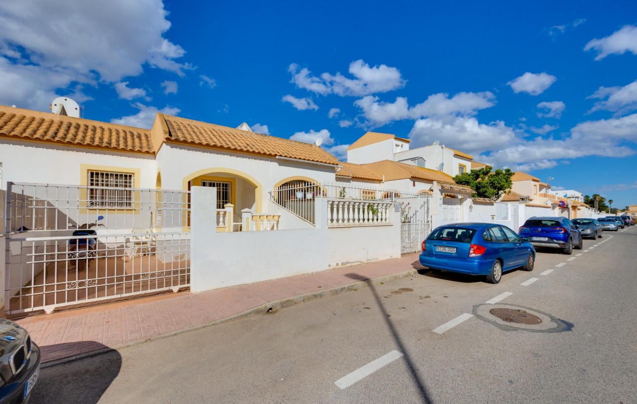 Venta - Chalet - Torrevieja - El limonar