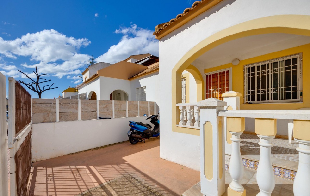 Venta - Chalet - Torrevieja - El limonar