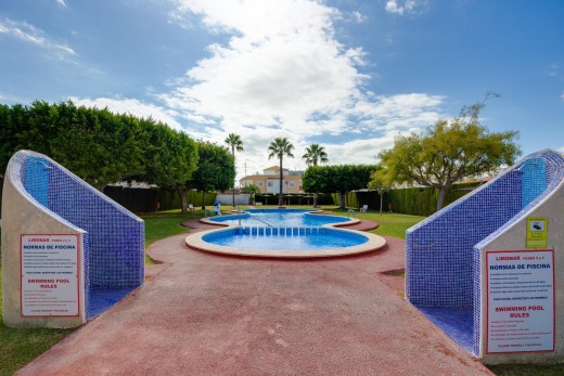 Venta - Chalet - Torrevieja - El limonar