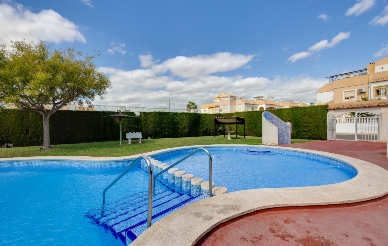 Venta - Chalet - Torrevieja - El limonar