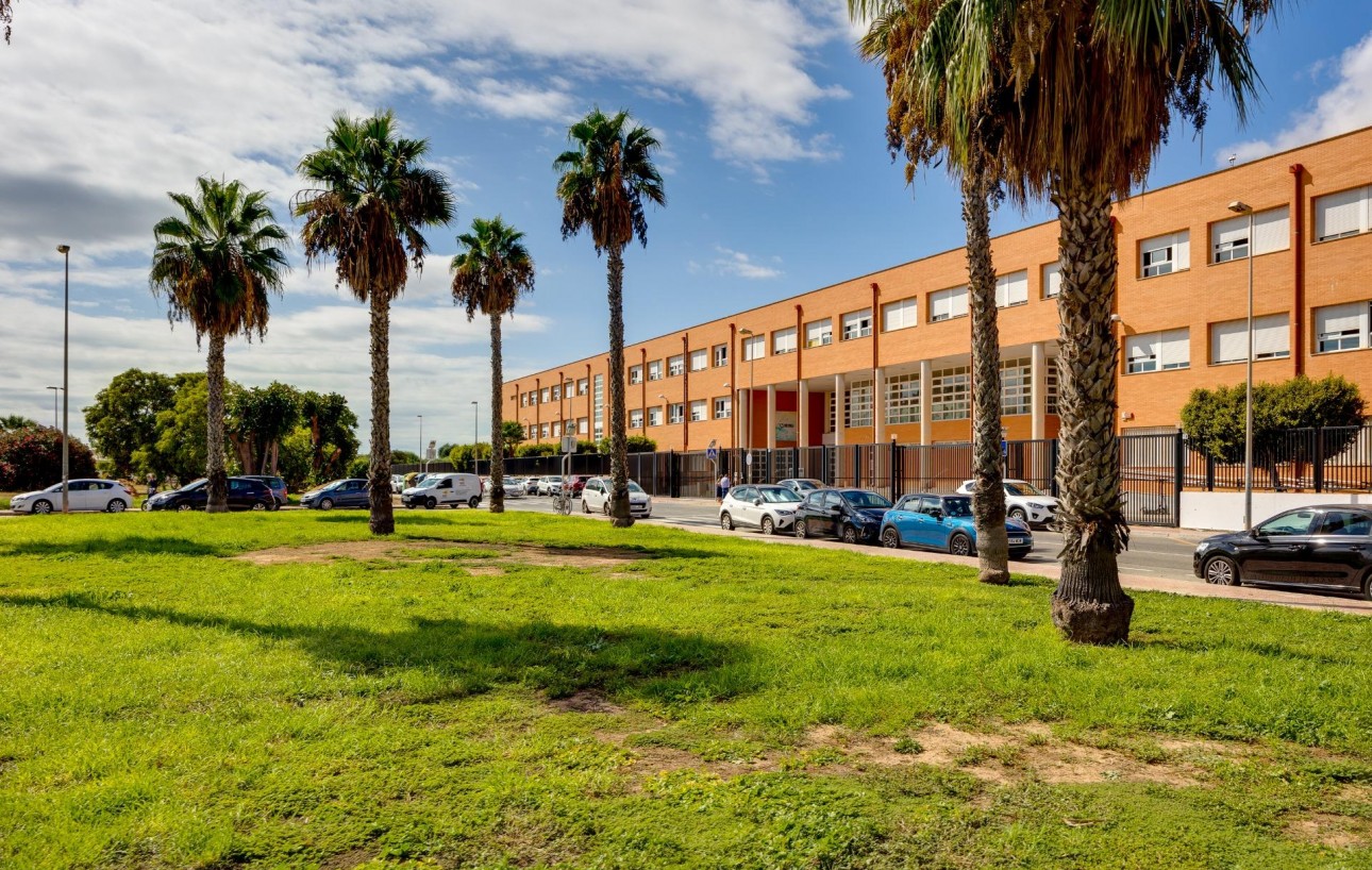 Venta - Chalet - Torrevieja - El limonar