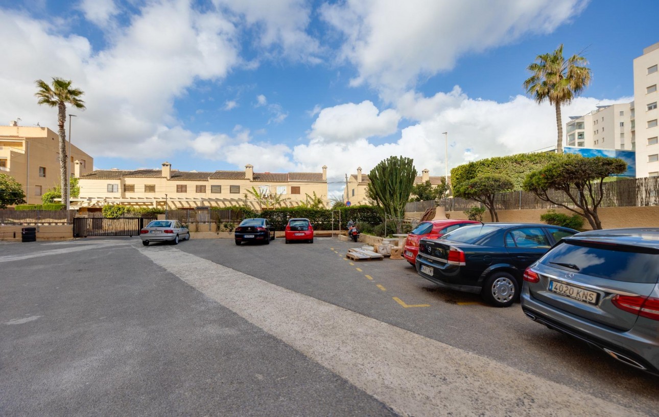 Sale - Apartment - Torrevieja - La Mata