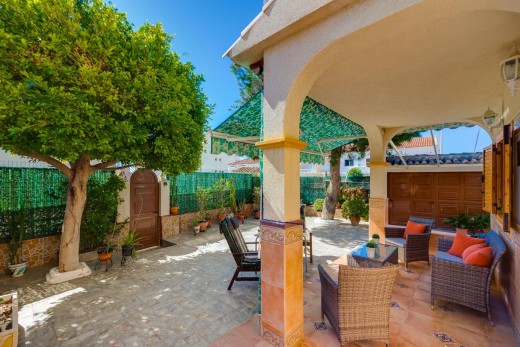 Sale - Chalet - Torrevieja - La Mata