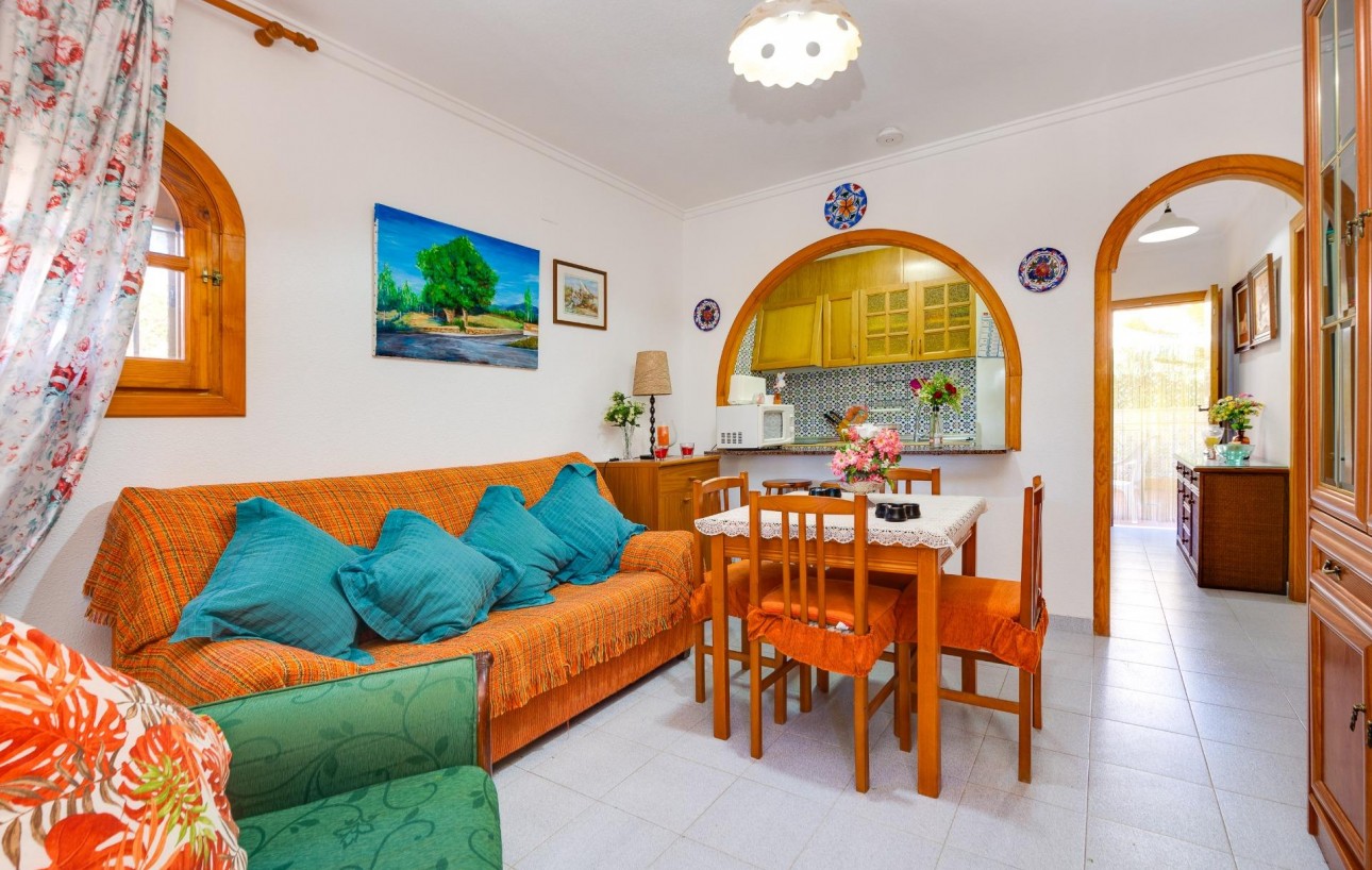 Sale - Chalet - Torrevieja - La Mata