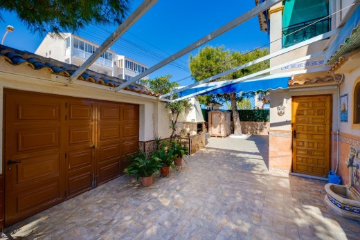 Sale - Chalet - Torrevieja - La Mata