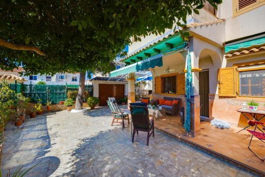 Sale - Chalet - Torrevieja - La Mata