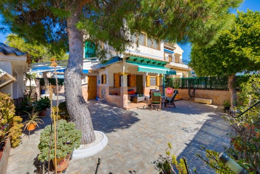 Sale - Chalet - Torrevieja - La Mata