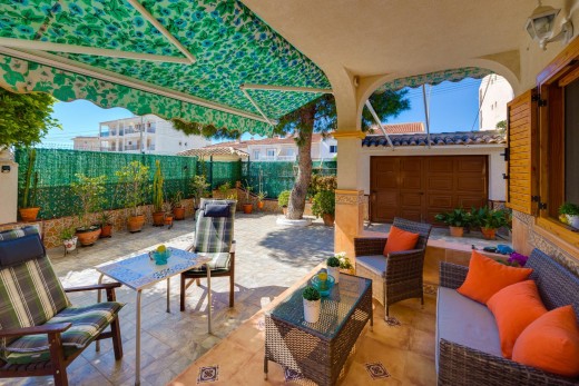 Sale - Chalet - Torrevieja - La Mata