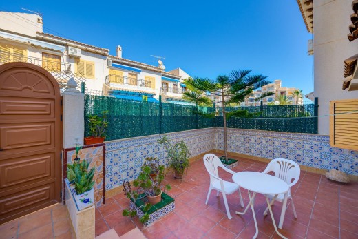 Sale - Chalet - Torrevieja - La Mata
