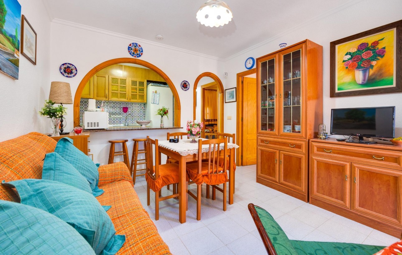 Sale - Chalet - Torrevieja - La Mata